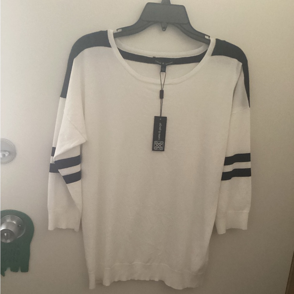 Gable & Gauge top. Size Large.